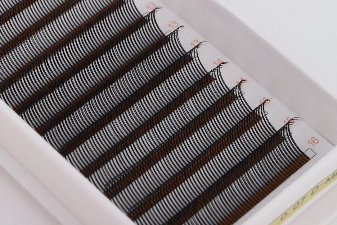 PREMADE WET SET FANS - D CURL - 600 FANS